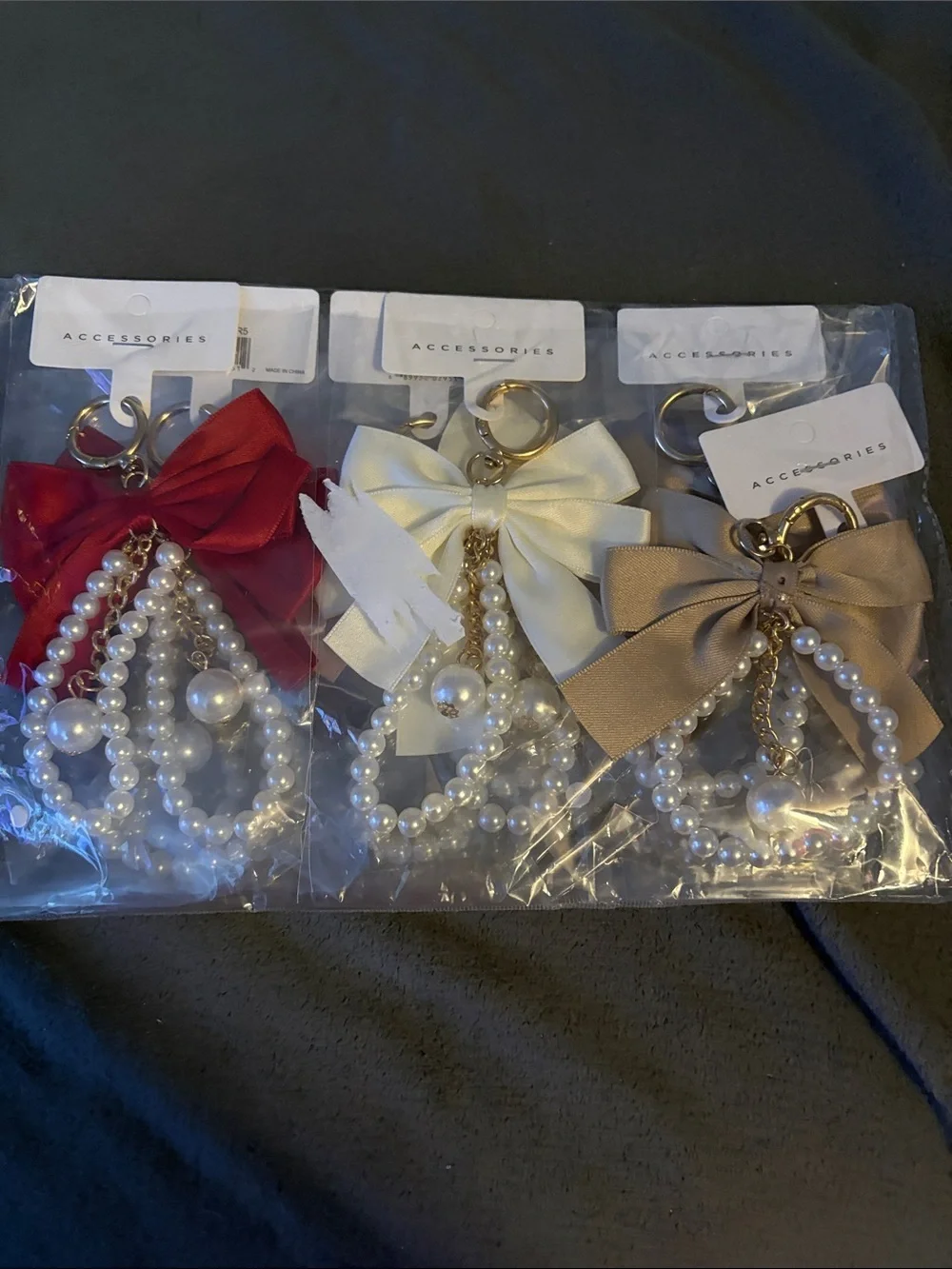 N/A pearl bow